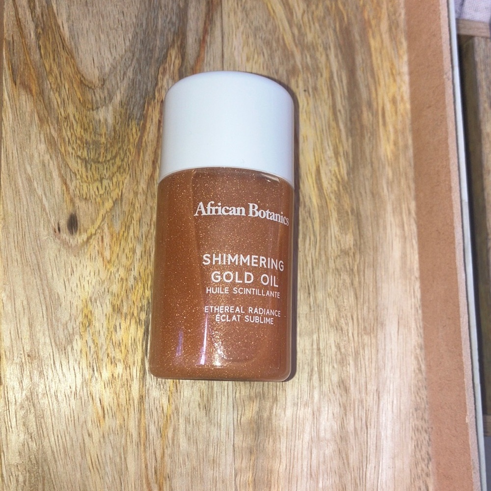 NEVER OPENED Shimmering gold oil